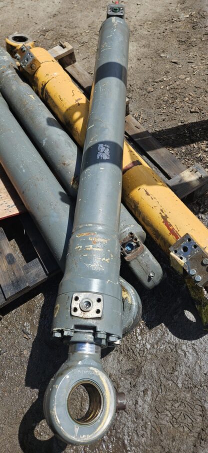 Cylindre de flèche(stick)pour A924C et LH30 #9626298rebâti