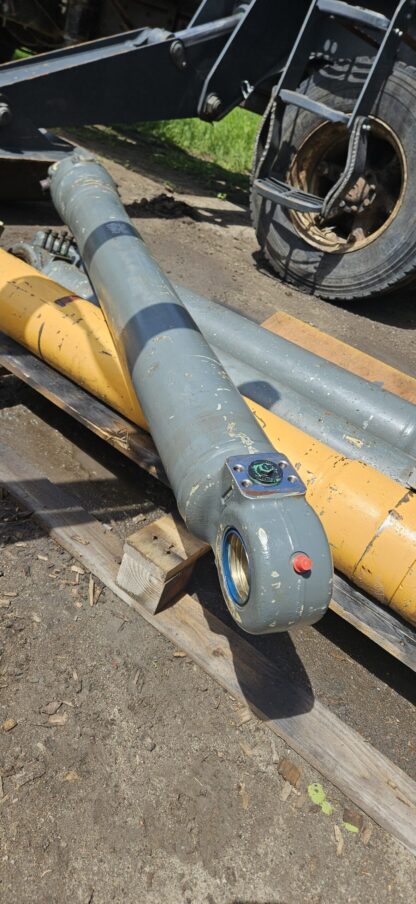 Cylindre de flèche(stick) pour Liebherr A924C et LH30 #9626298usagé